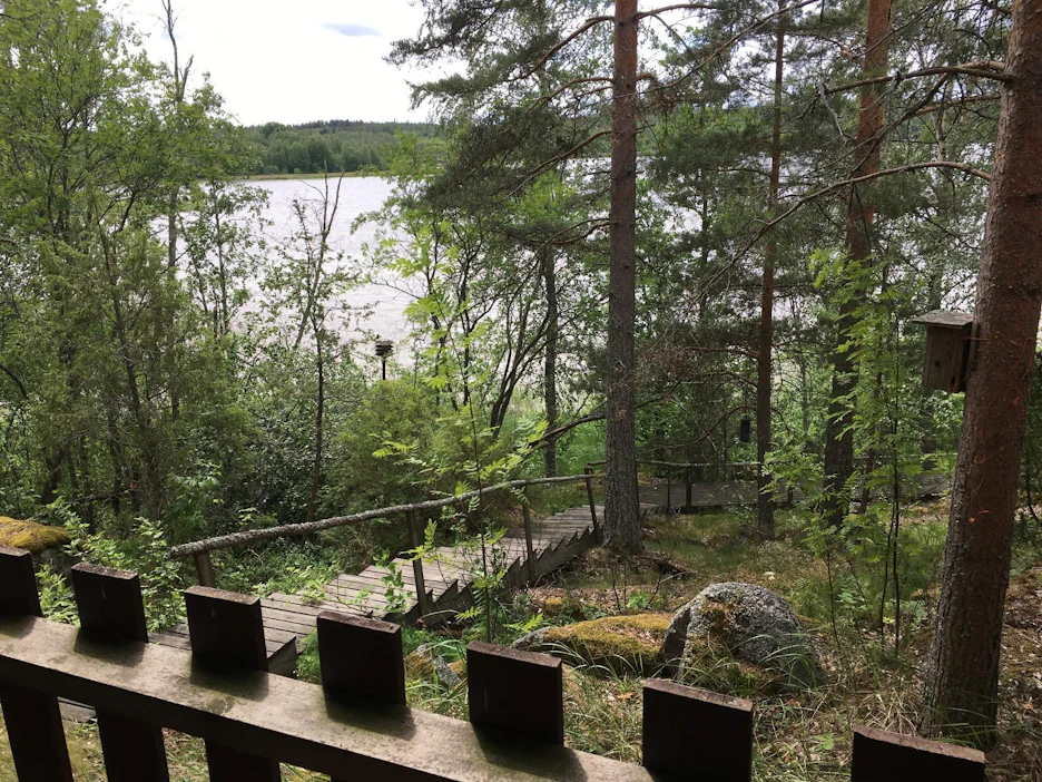 Moni vapaa-ajan asunto on jäänyt vajaakäytölle, kun omistajat eivät ole osanneet tehdä luopumispäätöstä. Koronakriisin myötä kysyntä on kuitenkin kasvanut. Se houkuttaa myyntiin myös uinuneita kohteita.