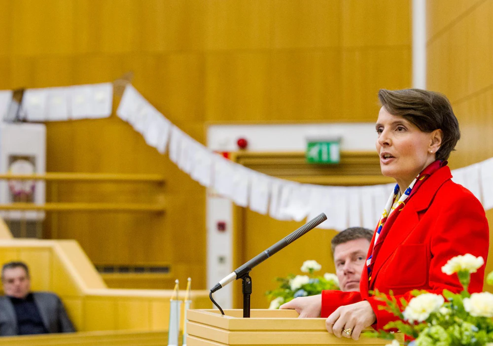 Ministeri Anne Berner (kesk) ei kutsu Finavian yhtiökokousta päättämään kanteista, joilla perittäisiin vuoden 2010 johdannaistappioita. Aika kanteiden nostamiseen umpeutuu vuoden vaihteessa.