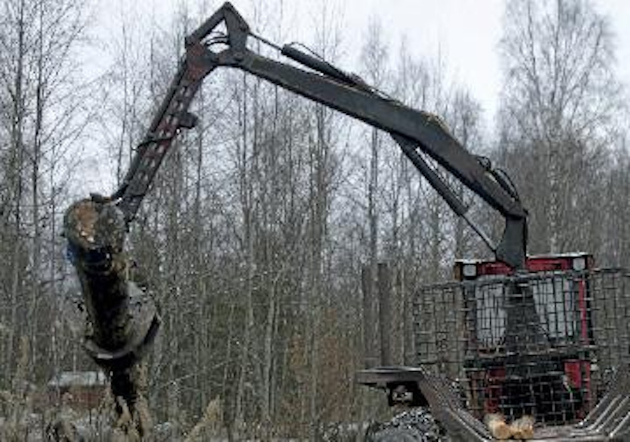 Ösa oli hyvin yleinen nosturi 70-luvun alkupuolella. Se oli nostureista ensimmäisiä, joka oli varustettu laajakulmanivelellä ja puhtaasti metsäkäyttöön suunniteltu. Moni konemies on opetellut Ösalla nosturinkäytön saloja metsäoppilaitosten kourajumpassa.