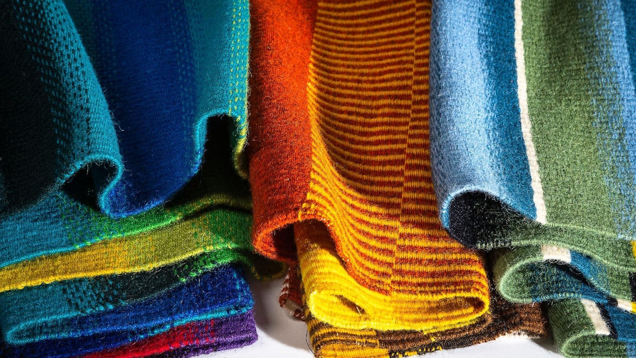 Raanussa villan hienot värit pääsevät edukseen.