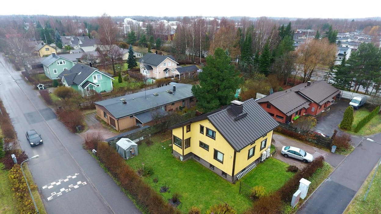 Tilasto kattaa omalla tontilla olevat omakotitalot. LEHTIKUVA / Martti Kainulainen