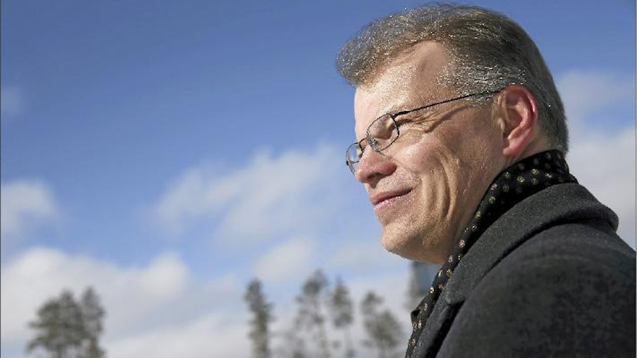 Tervolan kunnanjohtaja Mika Simoska on tyytyväinen siihen, että uudistuksessa on pitkä siirtymäaika. ”Kunta on hidas sopeuttaa.” Pekka Fali
