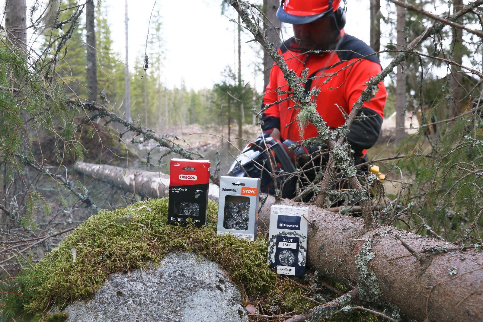 Moottorisahoihin tarkoitettujen ketjujen valikoima on laajentunut Oregonin ja Husqvarnan tuotua uudet ketjumallinsa markkinoille. Koneviesti pikakokeili, miten ne leikkaavat – ja miten markkinaveteraani Stihl pärjää niille.