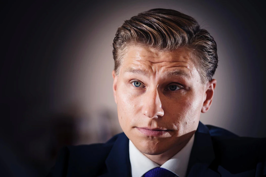 "Oikeusvaltiona meidän tulee varmistaa, että jokainen yritys saa harjoittaa laillista elinkeinoa rauhassa", Häkkänen sanoo.