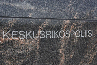 Keskusrikospoliisi selvittää todennäköisesti suurinta Suomessa paljastunutta rahanpesua, jossa 130 miljoonaa euroa kulki suomalaisyhtiön läpi. LEHTIKUVA / HEIKKI SAUKKOMAA
