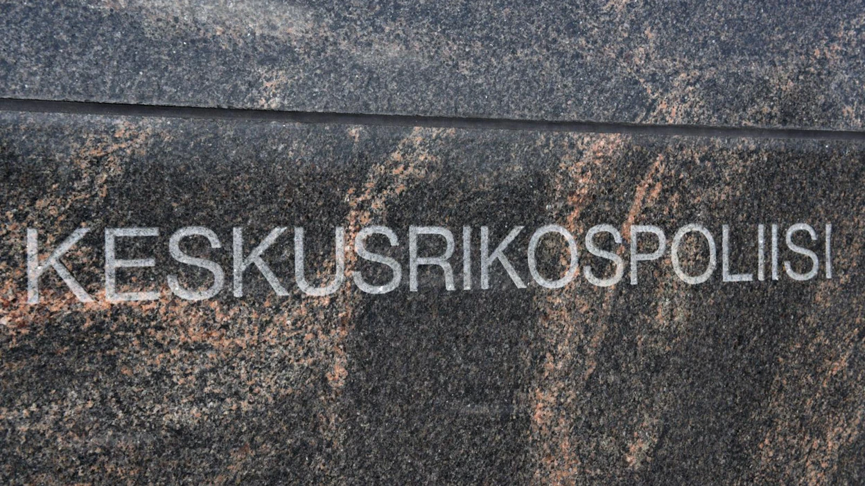 Keskusrikospoliisi selvittää todennäköisesti suurinta Suomessa paljastunutta rahanpesua, jossa 130 miljoonaa euroa kulki suomalaisyhtiön läpi. LEHTIKUVA / HEIKKI SAUKKOMAA