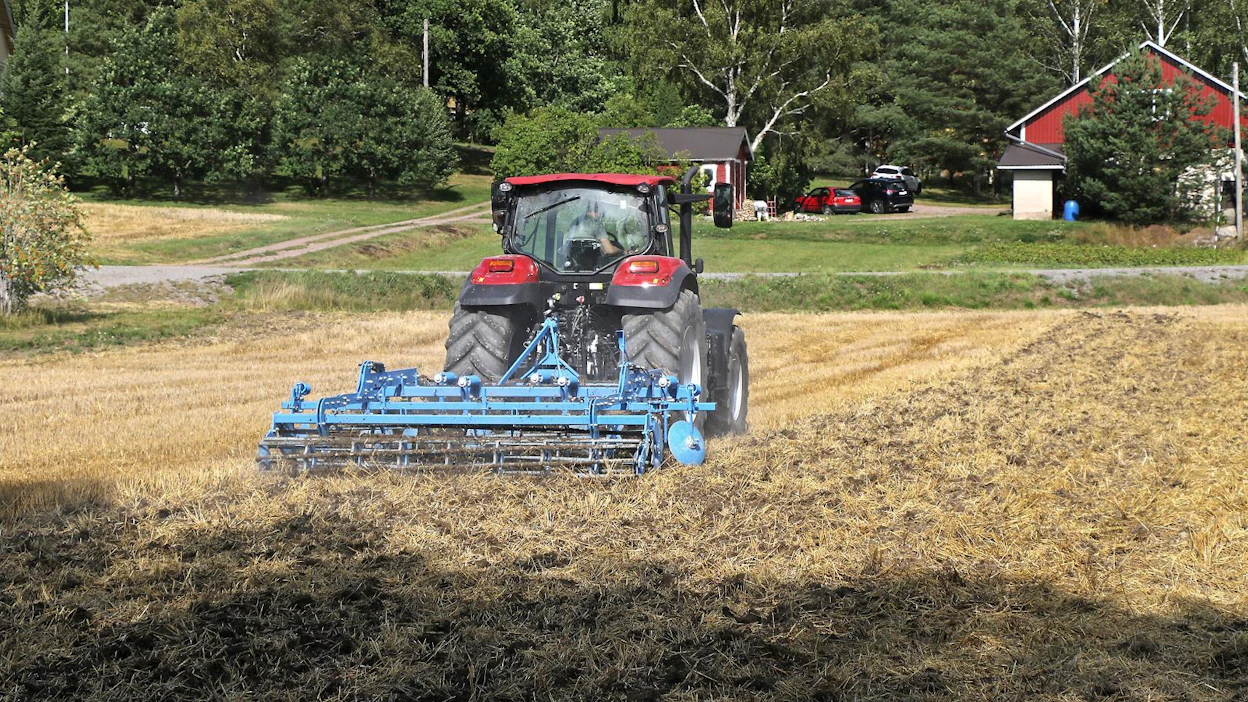 Lemkenin kultivaattoreita kokeiltiin syksyllä 2019 kosteissa olosuhteissa.