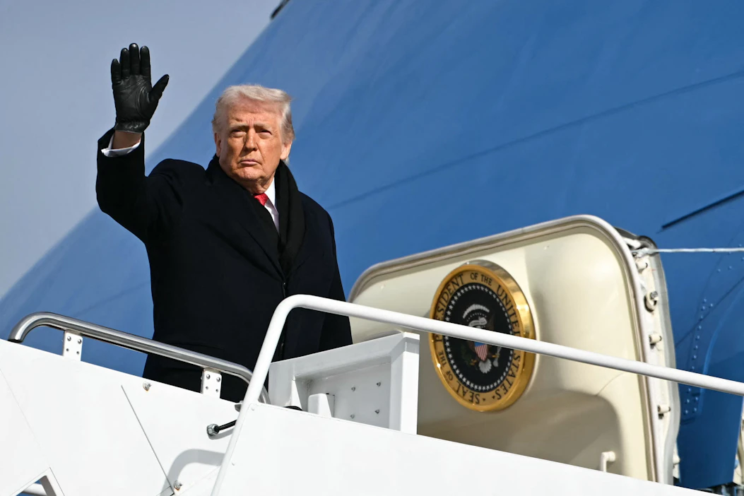 Donald Trump on ryydittänyt Grönlanti-vaatimuksiaan tuntuvilla tulliuhkauksilla Euroopan maille. LEHTIKUVA / AFP.