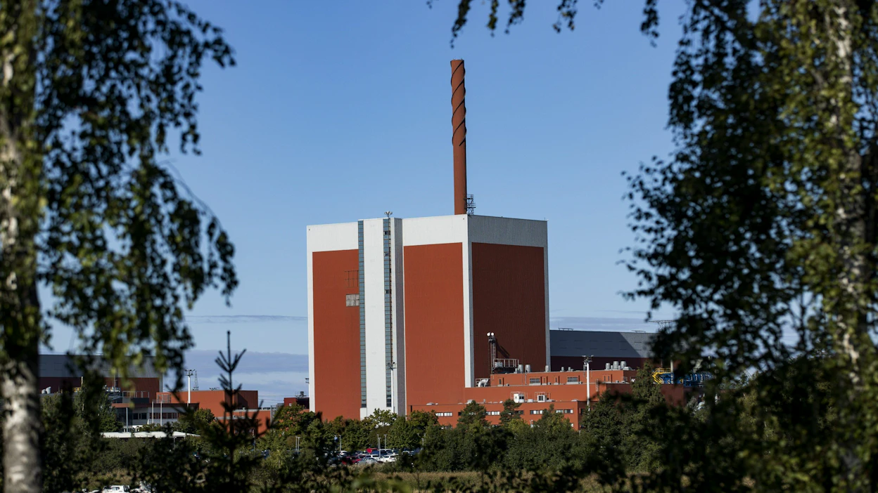 Olkiluoto 2:n sähköntuotanto keskeytyi 18. elokuuta vesijäähdytteisen generaattorin jäähdytysjärjestelmässä havaitun vuodon takia.