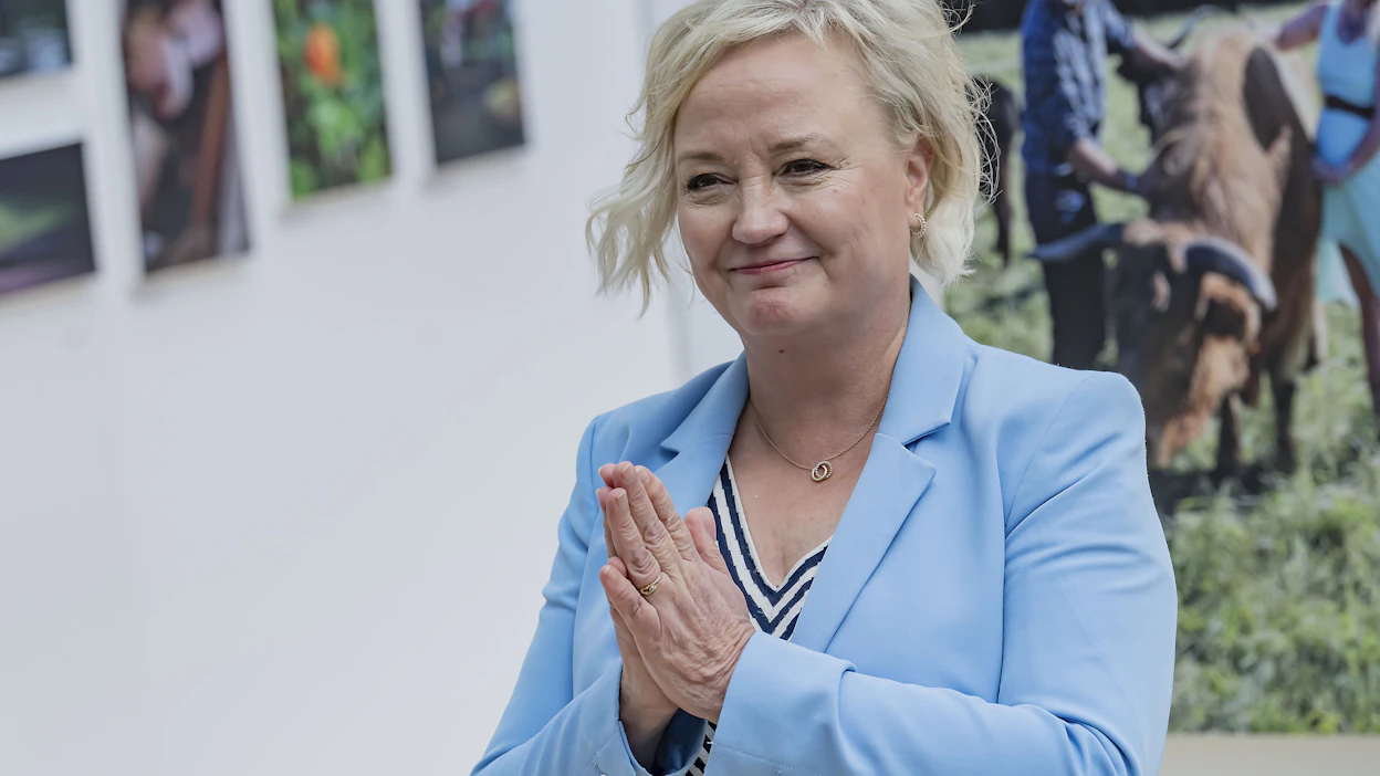Elsi Katainen on roolistaan innoissaan ja kiitollinen saamastaan luottamuksesta.