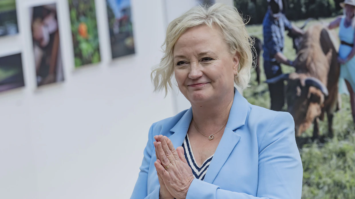 ”Komission suunnitelma tuo tervetulleita toimia lannoitteiden arvoketjun avoimuuden kehittämiseen”, sanoo Elsi Katainen. Kuva vuoden 2024 Farmarista.