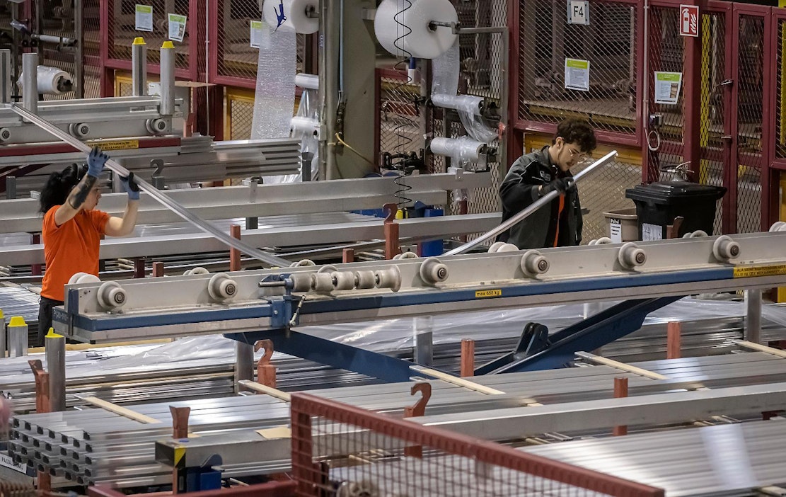 Arkistokuva Alajärveltä Mäkelä-Alu Oy:n tuotannosta.