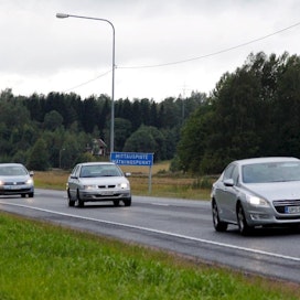 Kymmenen pahimman onnettomuusrysän joukkoon pääsi Ylen mukaan vain yksi Helsingin ulkopuolinen tieosuus.