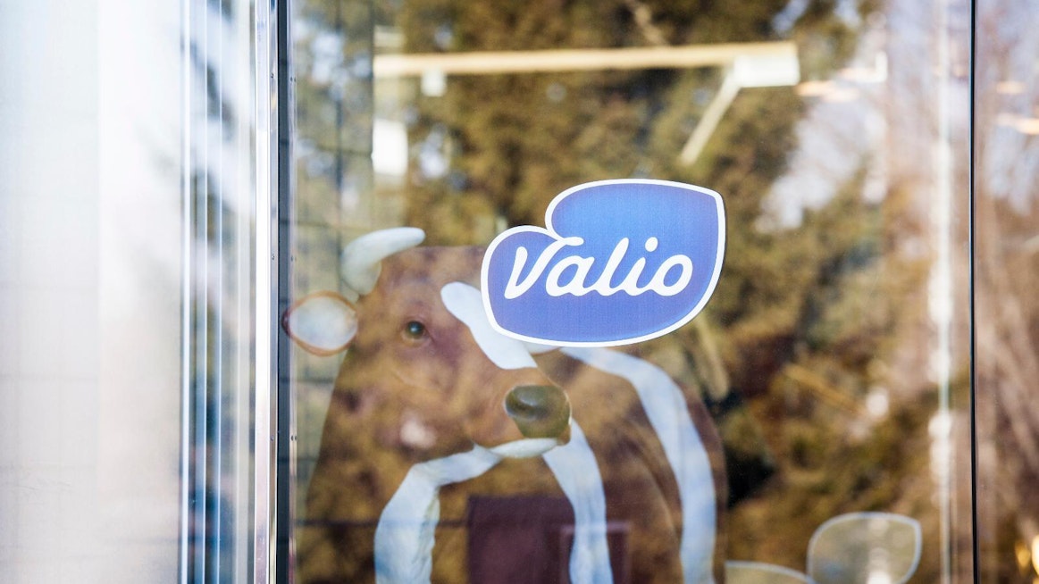 Meijeri ja ruokatalo Valio on sitoutunut asettamaan tieteellisesti arvioidut tavoitteet kasvihuonekaasupäästöjen vähentämiseksi.