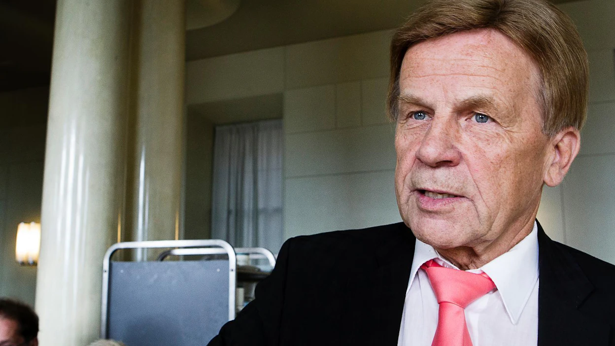 Mauri Pekkarisen (kesk.) mielestä liikenteen muuttaminen päästöttömämmäksi on tärkeässä roolissa kasvihuonepäästötavoitteiden saavuttamisessa.