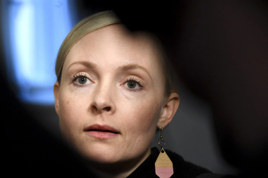 Maria Ohisalon mukaan puolueen johtoon tarvitaan ihminen, jonka koko Suomi tuntee.