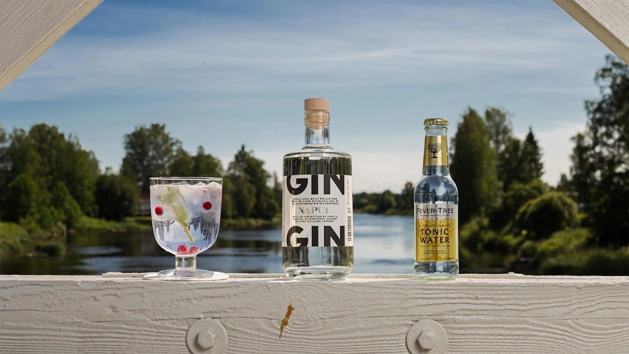 Alkoholituotteita valmistava Kyrö Distillery Company on Niklas Lundströmin mukaan hyvä esimerkki onnistuneesta maaseutumielikuvien hyödyntämisestä.