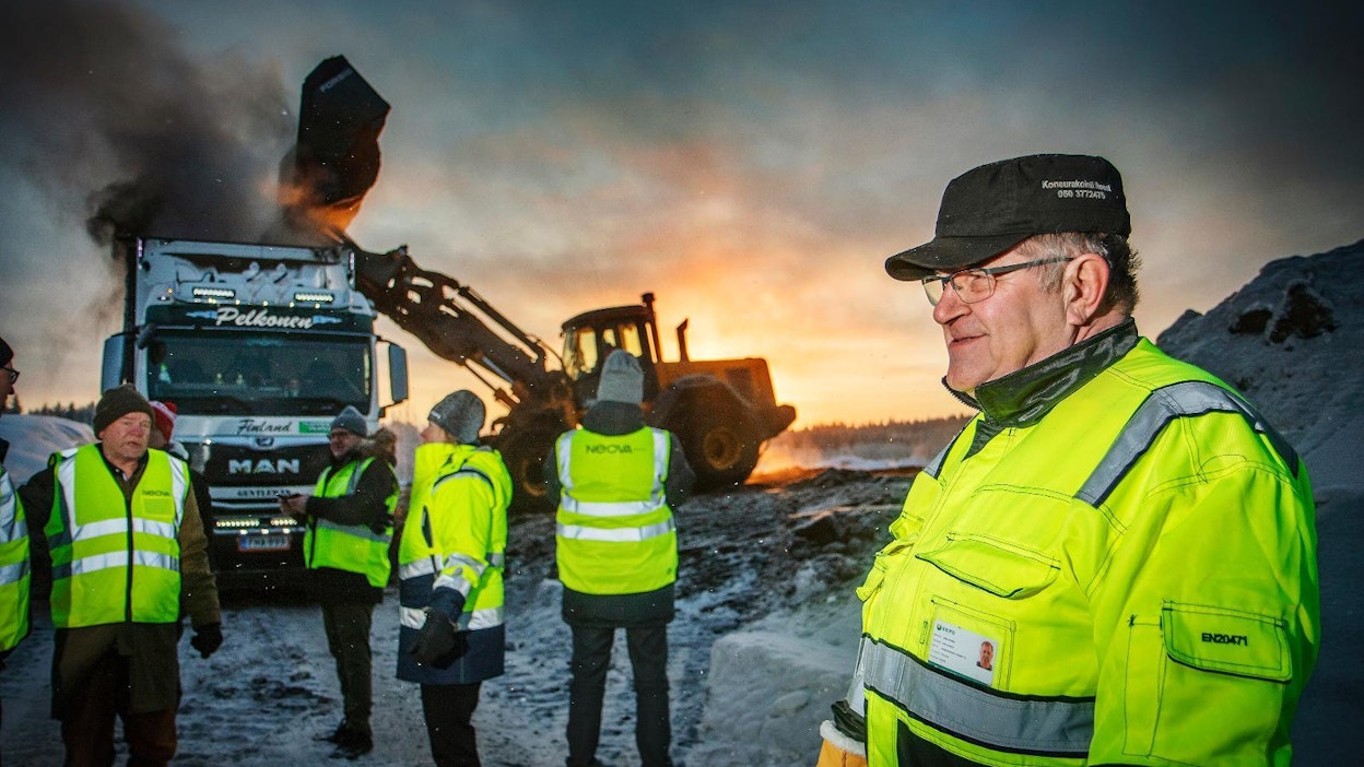 Turveyrittäjä Aimo Ikonen kaavaili jatkavansa alalla vielä viisi vuotta, sitten mittarissa on 75 vuotta.