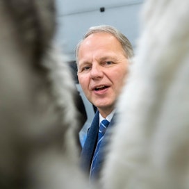 Maa- ja metsätalousministeri Jari Leppä tutustui turkiselinkeinoon ja tapasi tarhaajia Ylihärmässä tammikuun viimeisenä päivänä. Hakomäki-Yhtymän turkistarha oli yksi käyntikohteista.