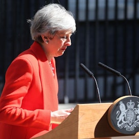 Theresa May jatkaa pääministerinä kunnes uusi puheenjohtaja on valittu. LEHTIKUVA/AFP