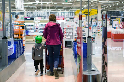 Kaupan omat merkit, private labelit, tähtäävät lähtökohtaisesti vain kaupan osuuden kasvattamiseen, Partanen kirjoittaa.