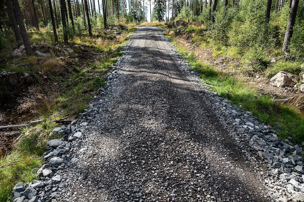 Otso Metsäpalvelut on johtava metsäteiden rakentaja. Suunniteltua vähäisempi tieurakoiden määrä johti tappiolliseen tulokseen.
