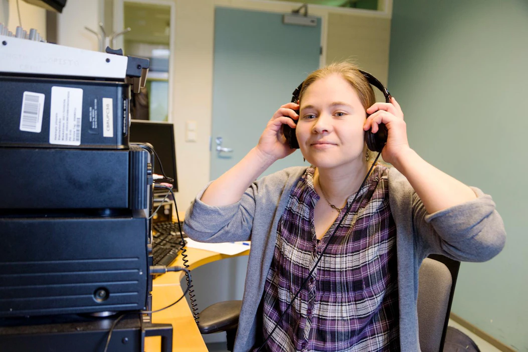 Paula Virtala rakasti lapsena laulamista. Hän harrasti muskaria ja kuorolaulua, mikä saattoi olla syynä hyvään koulumenestykseen.