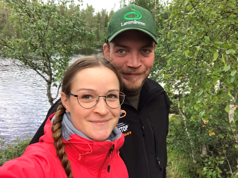 Savonlinnan Kiviapajalla asuva maitotilallinen Anna-Reetta löysi ohjelmasta Kalevin, jolla on myös maataloustaustaa. Kesällä he tekivät yhteisen reissun pohjoiseen.