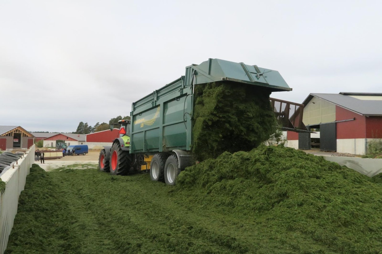 PushSystem 320 on uusi puskulavavaunu Multivalta. Vakiotilavuus on 32 kuutiota, ja 50 cm lisälaidalla tilavuus kasvaa 40 kuutioon. KoneAgriassa Multiva tuo ensiesittelyyn 3-akselisen PushSystem 400 -vaunun, jolla vastaavat tilavuudet ovat 40 ja 50 kuutiota. Puskulavavaunun suurin etu on nopea ja turvallinen tyhjennys vaikkapa rehuauman päällä. (TA)