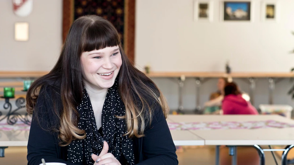 Emilia Nikkilä kannustaa äitejä lähtemään äitiyslomalla neljän seinän sisältä ulos ja tutustumaan muihin äiteihin. "Samat naamat ovat sitten tuttuja päiväkodissa, eskarissa ja koulutiellä. Siitä on hyötyä."