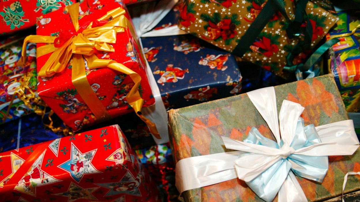 Neljä kymmenestä aikoo ostaa ainakin osan joululahjoista verkosta.