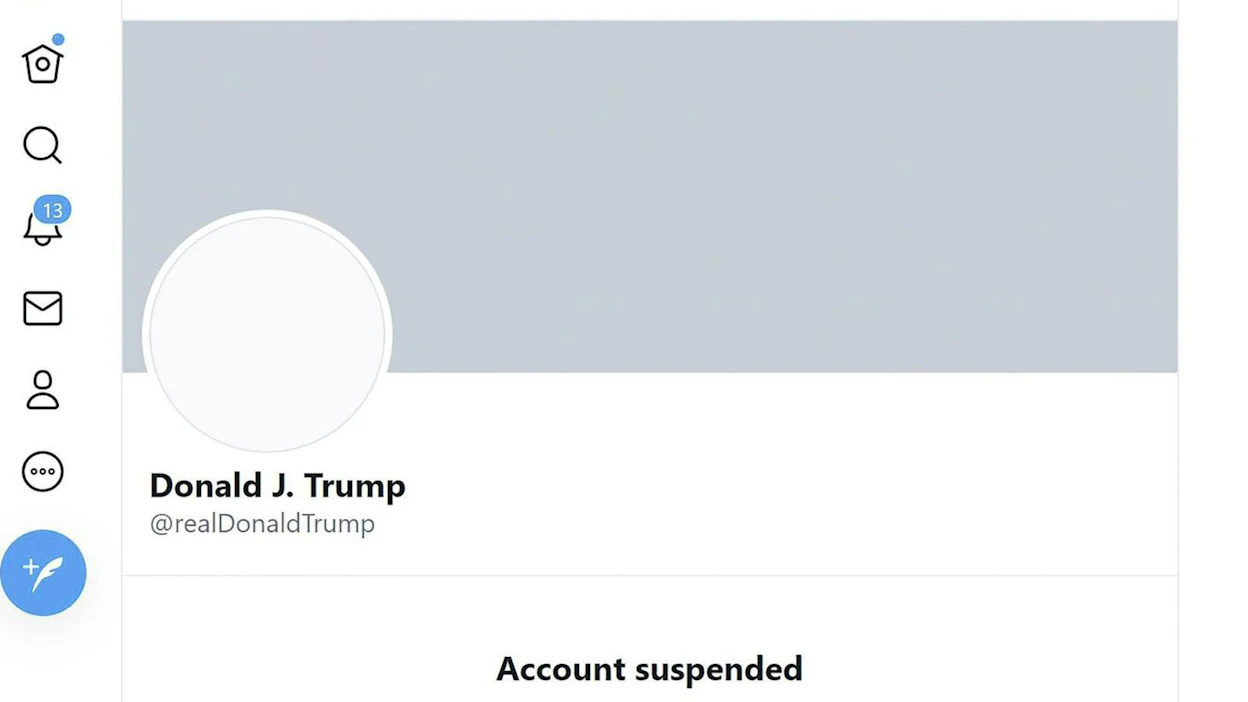 Kuvakaappaus väistyvän presidentin Donald Trumpin käyttäjätilistä sen jälkeen, kun Twitter kertoi jäädyttäneensä tilin pysyvästi. LEHTIKUVA/AFP
