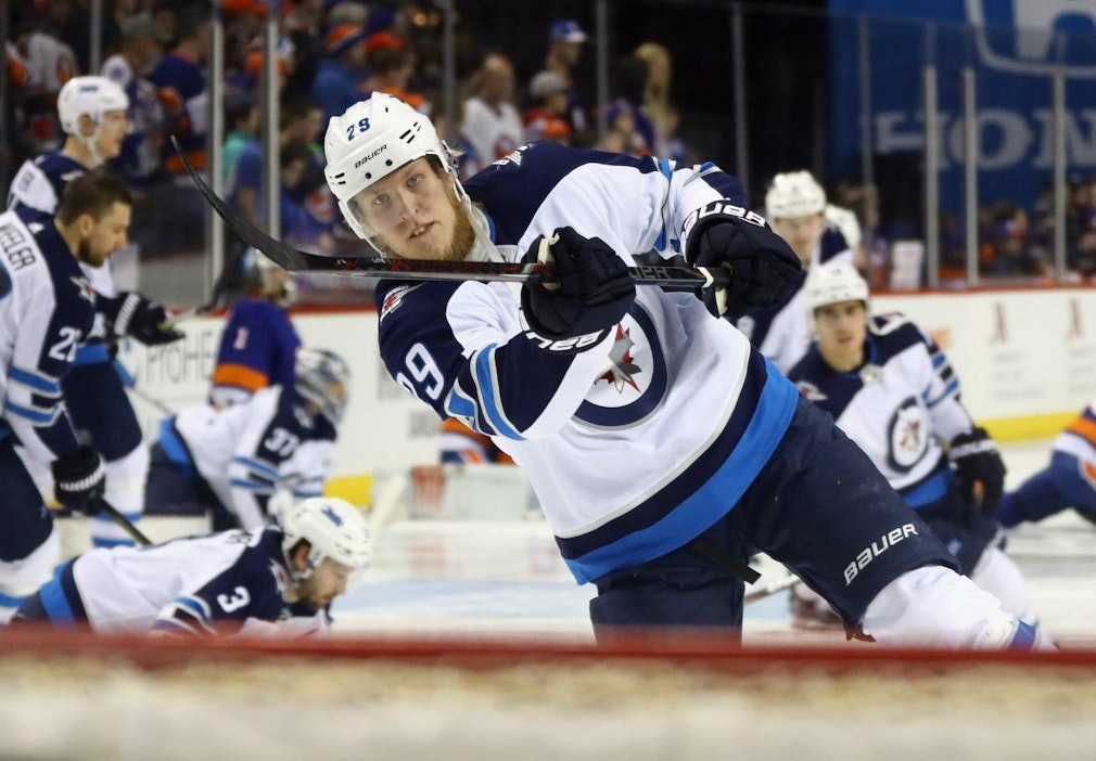 Patrik Laine on yltänyt tehopisteille nyt jo yhdeksässä ottelussa putkeen.