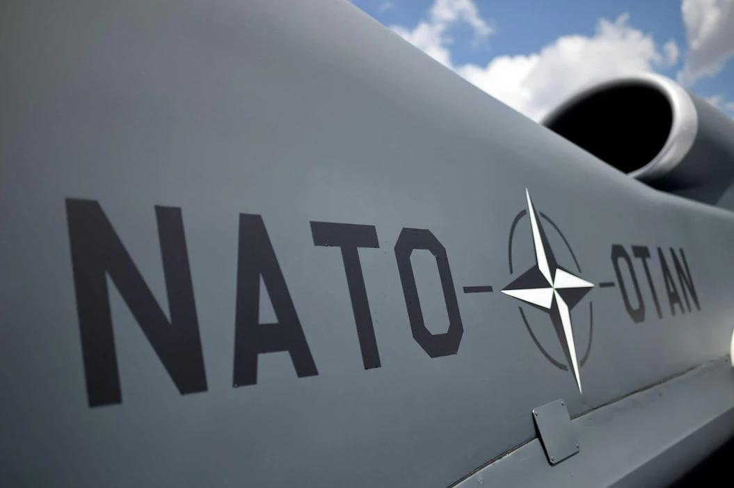 Lännen Media kysyi puolueilta myös, pitäisikö Ruotsin hakea Nato-jäsenyyttä, jos Suomi päättää tehdä niin.