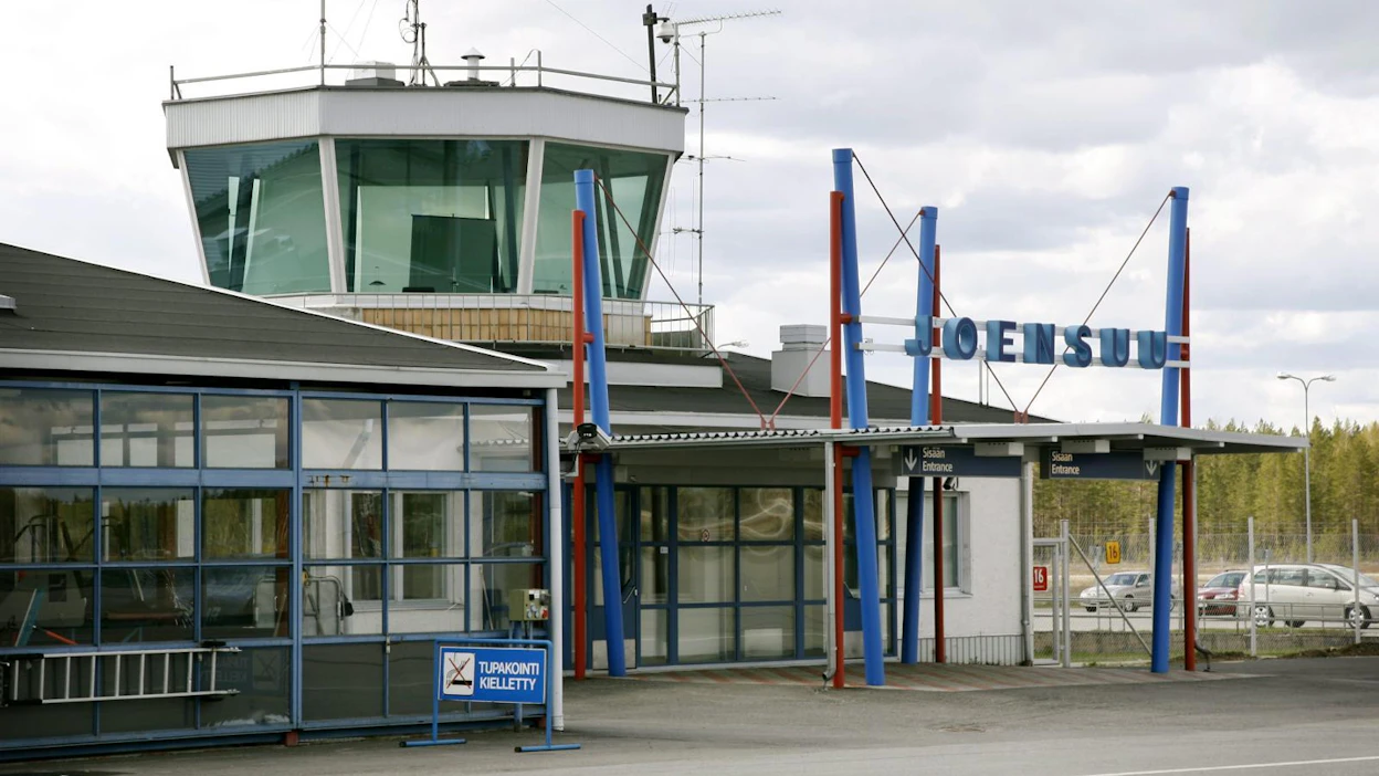Ylen tietojen mukaan päätös koskisi muun muassa lentoja Joensuuhun. LEHTIKUVA / Timo Jaakonaho