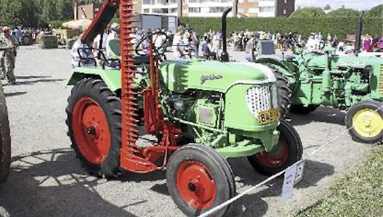 Güldner-traktoreita myytiin vuosina 1951–57 yhteensä 139 kappaletta, mutta tuontisäännöstelyn päätyttyä kysyntä tyrehtyi, kuten kävi monelle muullekin kalliille saksalaismerkille. 20 hv:n, 2-sylinterinen AF20, sittemmin ADA, oli meillä yleisin Güldner-malli, kaikkiaan niitä tuotiin 106 kpl. Laadultaan ja tekniikaltaan Güldner oli saksalaisten parhaimmistoa, mutta menekkiä rajoitti kova hinta. (Huittinen)