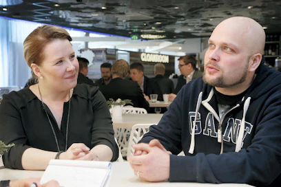 Stiina Lerkki ja Jaakko Rikkola ovat innostuneita vaikuttajavalmennuksesta ja sen oppien käyttämisestä viljelijöiden ja metsänomistajien etujen valvomiseksi.