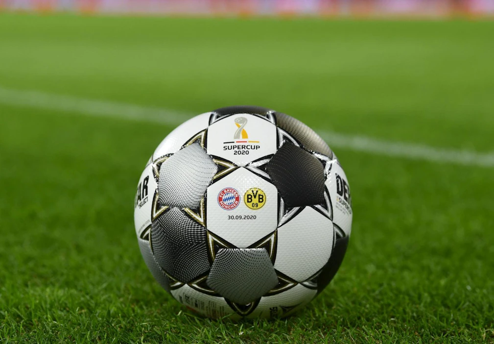 Fifa ja Uefa ilmoittivat heti pannavaatimuksista, joilla Superliigan jäsenten osallistuminen kansalliseen ja kansainväliseen kilpailutoimintaan estettäisiin. Lehtikuva/AFP