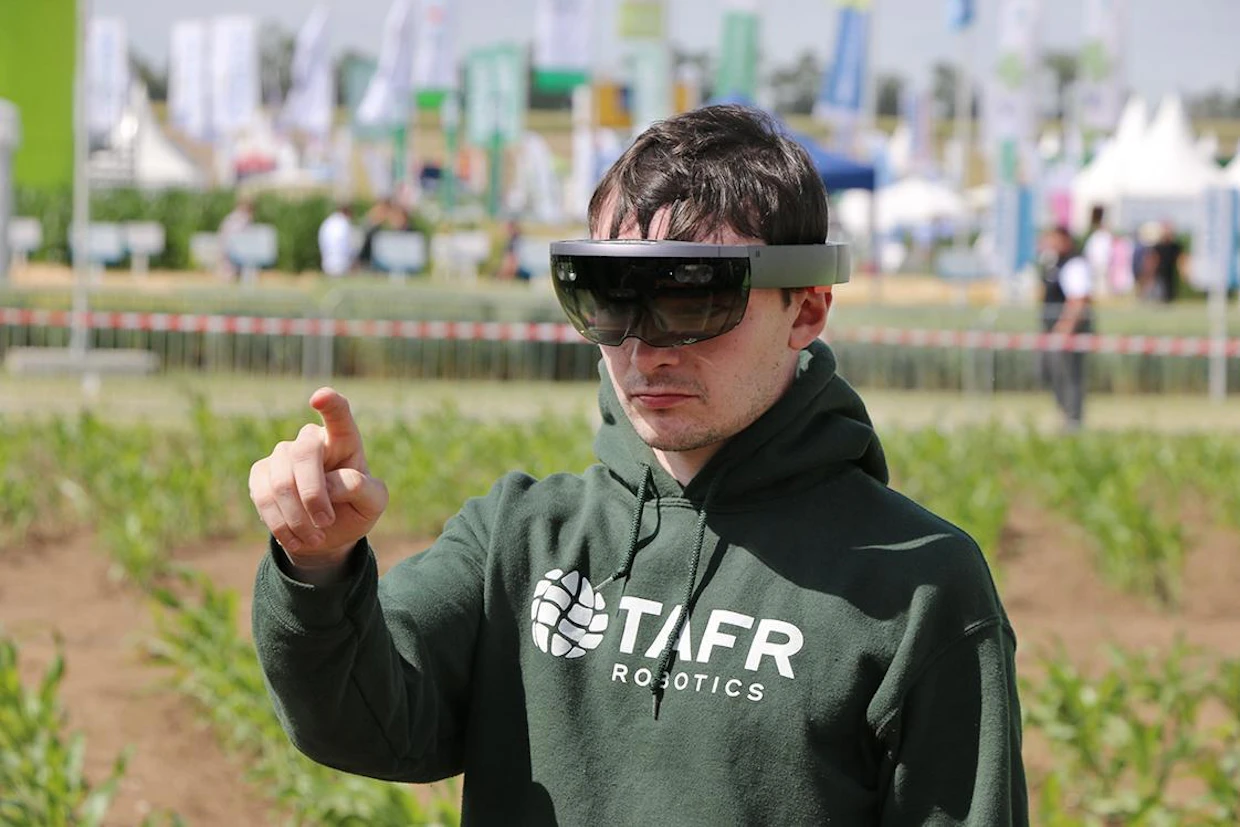 TAFR-joukkue Slovenian Ljubljanasta esitteli Freestylessä robotin käyttöliittymää, joka oli toteutettu lisätyn todellisuuden laseihin (Microsoft Hololens).