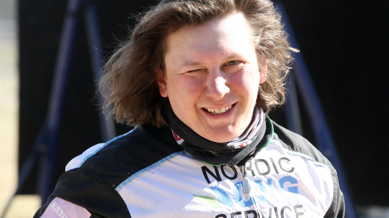 Puhelias Tuomas Rantanen ei pidä kynttilää vakan alla.