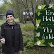Yhä se kukkii -runokirja sisältää Eeva Heilalan kaikki runot. Esikoiskokoelmastaan Hyvä on maa hän sai J. H. Erkon palkinnon 1976.
