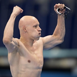 Matti Mattsson ui pronssimitalille miesten 200 metrin rintauinnin finaalissa. Mattssonin olympiamitali on Suomen uintihistorian viides. LEHTIKUVA / VESA MOILANEN