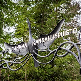 Kurjenrahkan kansallispuiston pääpysäköintialue sijaitsee Pöytyällä.