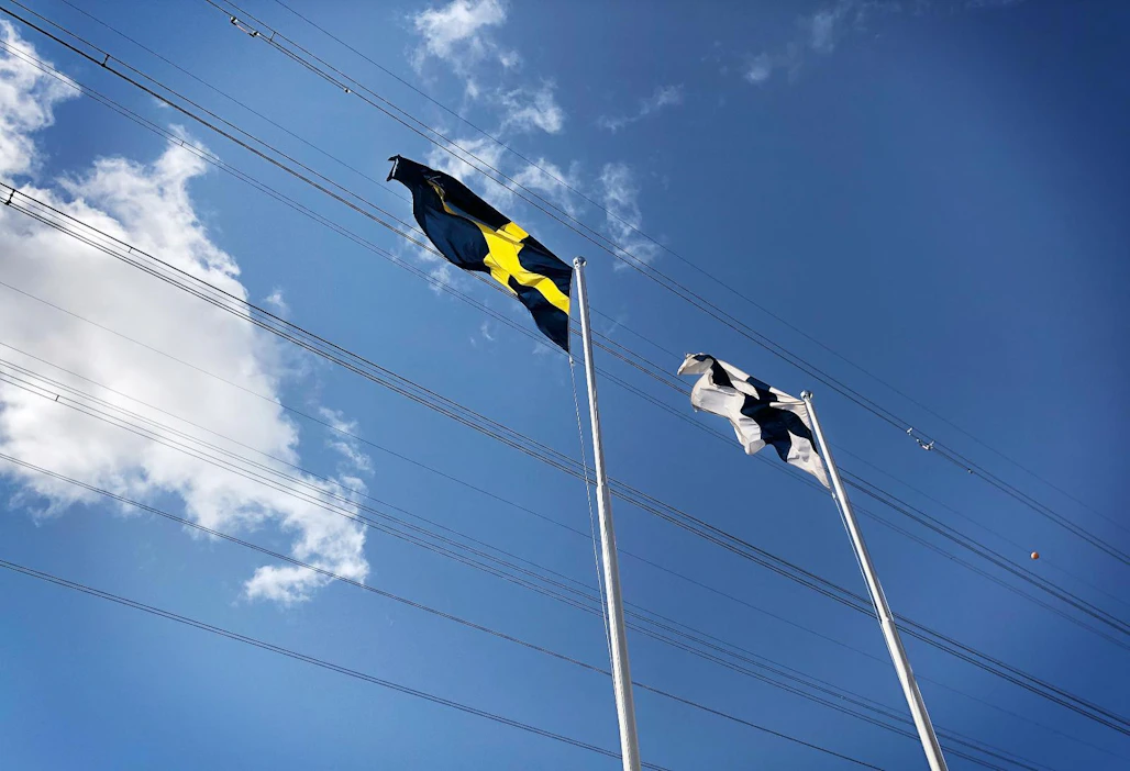 Kansainvälisessä politiikassa ei kannata jäädä yksin. Parasta olisi, että Suomi ja Ruotsi hakisivat Nato-jäsenyyttä yhtä aikaa, kirjoittaa mielipidekirjoituksessaan Pauli Kiuru.