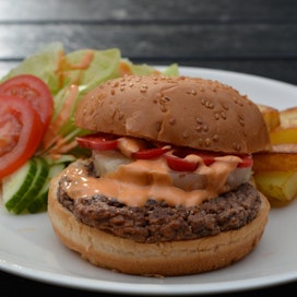 Vegaaniburgeri kelpaisi myös ulkomailla, HoviRuoka arvioi.