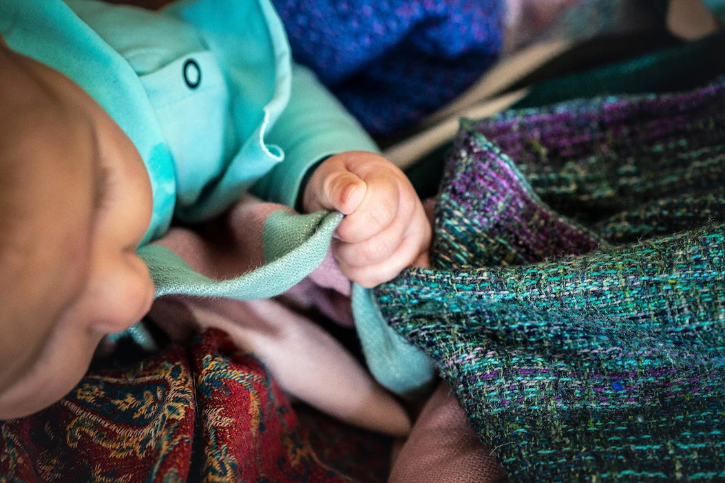 Yleisiä kantoliinan materiaaleja ovat puuvilla, pellava ja hamppu. Osa kantoliinojen käyttäjistä on kiinnostunut uusista materiaaleista.