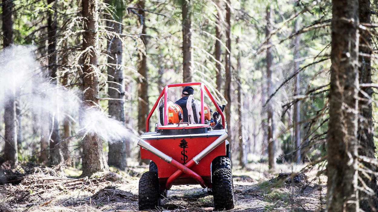 Pauli Pieti halusi, että laite liikkuu ketterästi epätasaisessa metsämaastossa.