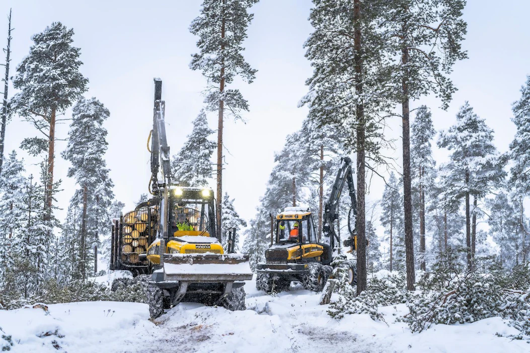 Epec on Ponssen omistama järjestelmätoimittaja, joka on erikoistunut työkoneiden ja hyötyajoneuvojen kehittyneeseen elektroniikkaan ja ohjelmistoihin, sähköisen voimansiirron järjestelmiin sekä avustaviin ja autonomisiin järjestelmiin.