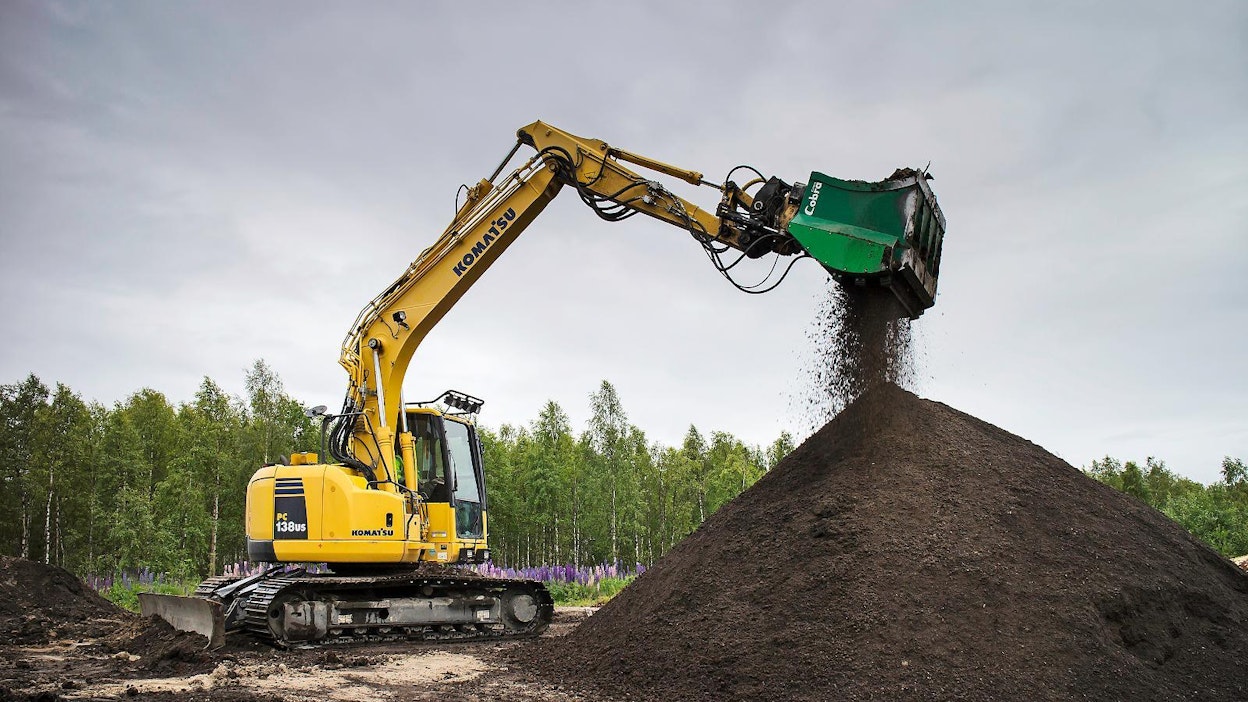 Peruskoneena toimii Komatsu PC138C.