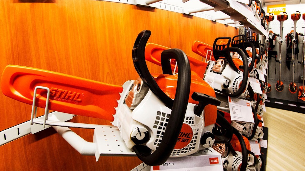 Muun muassa Stihlin sahoista tehdään halpoja kopioita. Kuvan saha on aito Stihl.